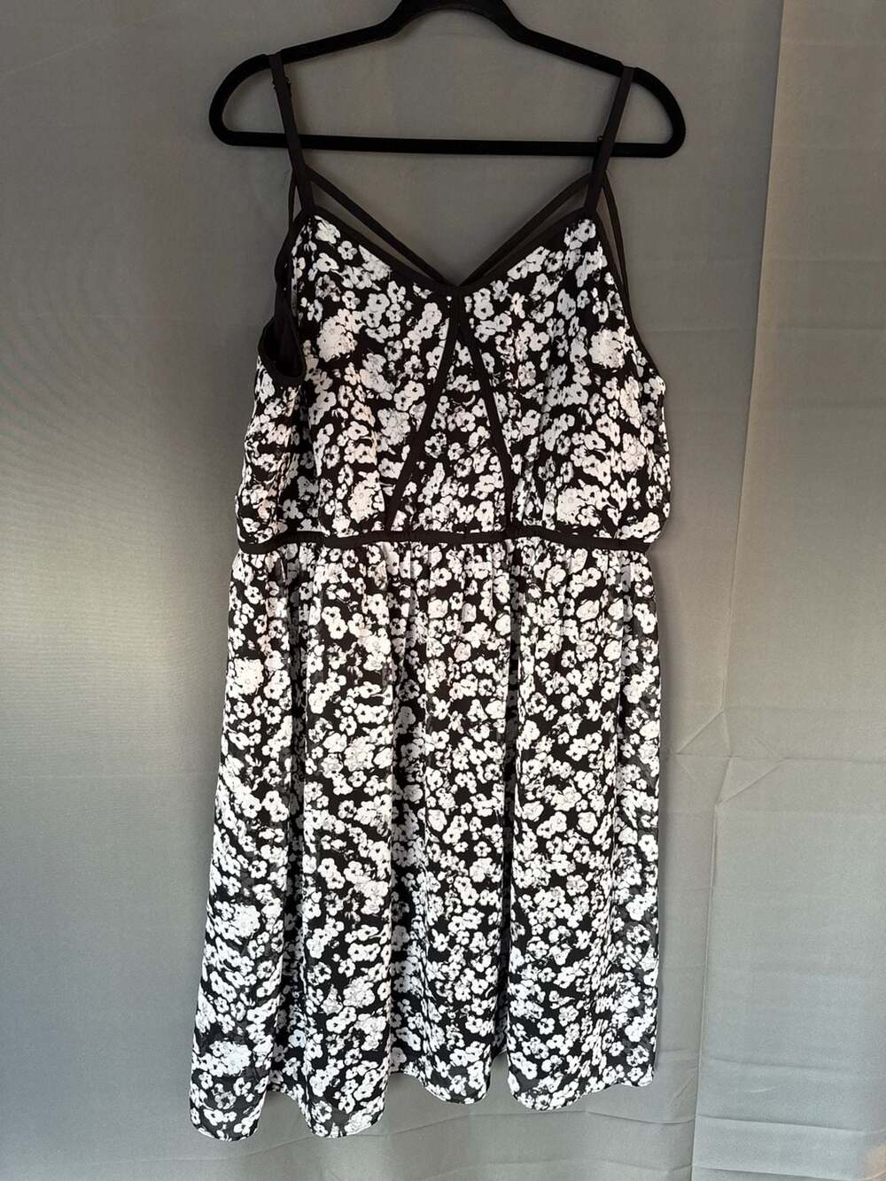 Lane Bryant Black & White Floral Strappy Neck Dress Size 22/24